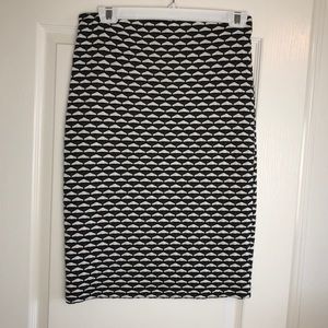 Studio M black and white fitted skirt. Size M